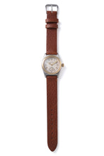画像をギャラリービューアに読み込む, Lot.985 Gal Emboss Strap Wristwatch ”ROUNDBUCK” -Gold-