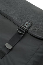 画像をギャラリービューアに読み込む, A20037 Black Messenger
