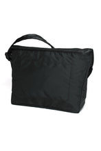 画像をギャラリービューアに読み込む, A20037 Black Messenger
