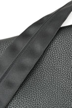 画像をギャラリービューアに読み込む, A20037 Black Messenger
